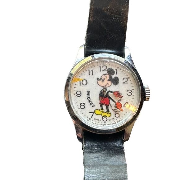 Lot of 5 Mickey Mouse Minnie Mouse Vintage watches unknown if working - Picture 3 of 12
